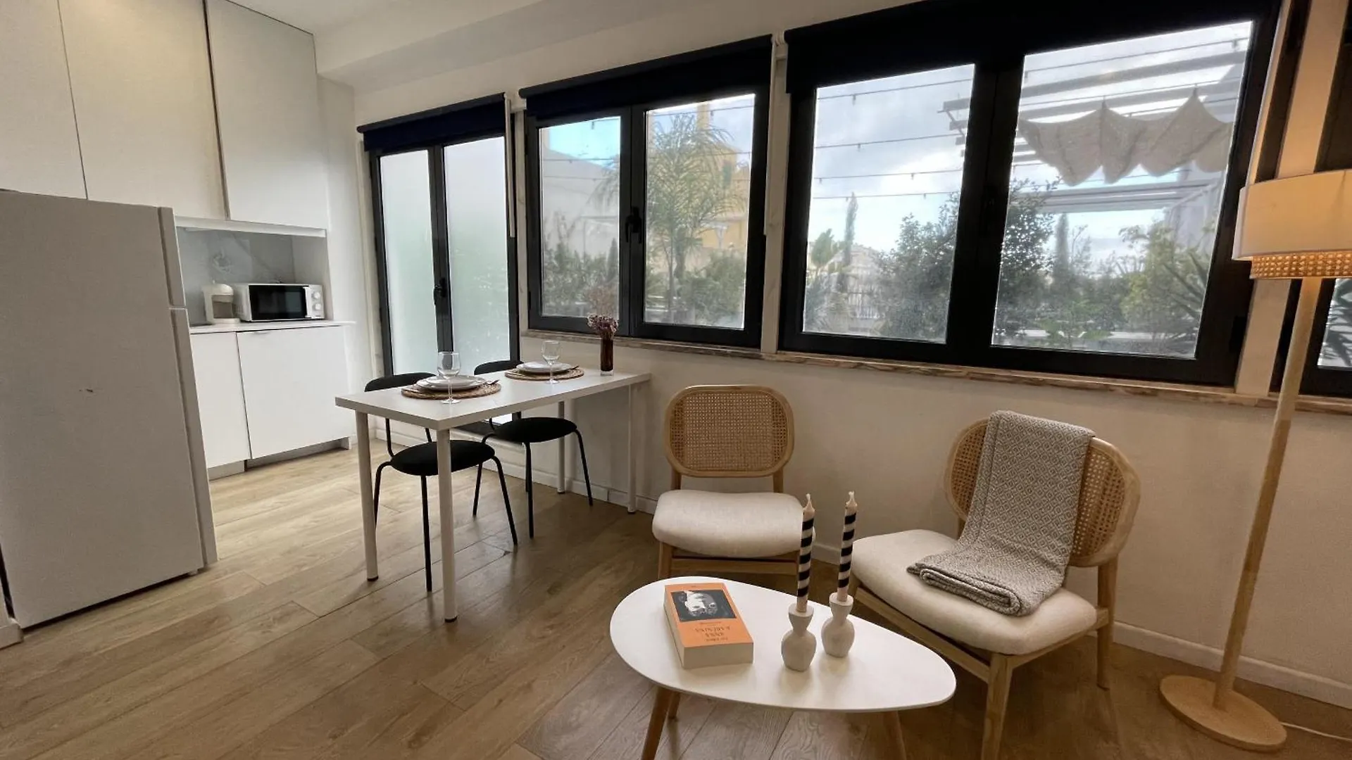 Sip & Savor On The Terrace - By Misha'S Place 1C Lissabon Apartment